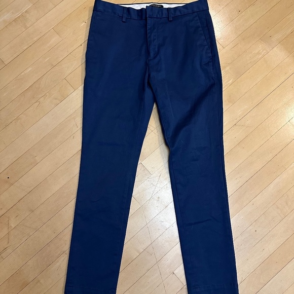 Banana Republic Fulton Chino stretch skinny pant, 31/32.  GD - Picture 2 of 4